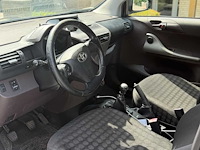 2009 toyota iq - personenauto - afbeelding 8 van  26