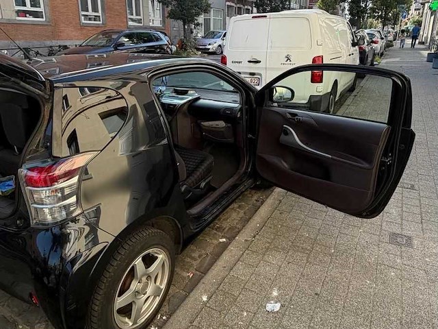 2009 toyota iq - personenauto - afbeelding 23 van  28