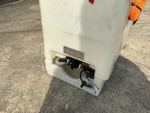 2009 vert service spuit met elektromotor - afbeelding 2 van  3