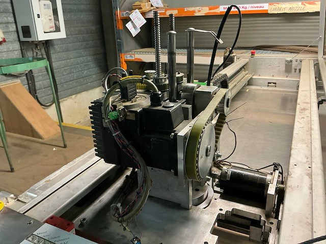 2009 vétigraph coupeur cnc snijmachine - afbeelding 23 van  24