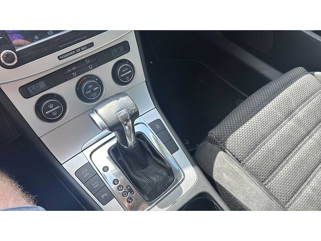 2009 volkswagen passat 2.0 tdi personenauto - afbeelding 30 van  42