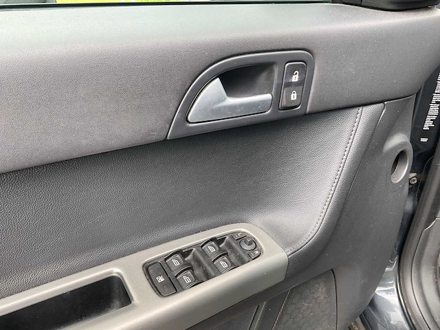 2009 volvo v50 personenauto - afbeelding 2 van  28