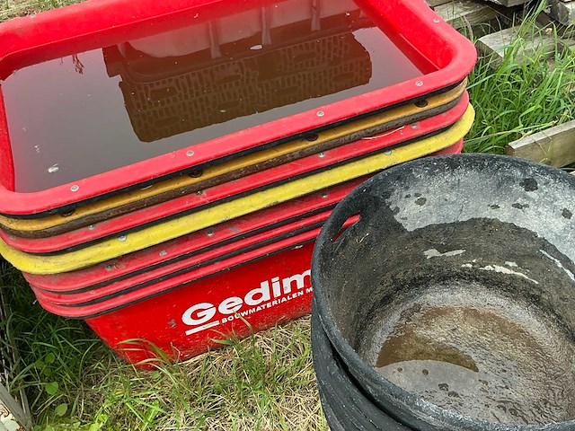 200l betonkuip (7x) - afbeelding 1 van  1