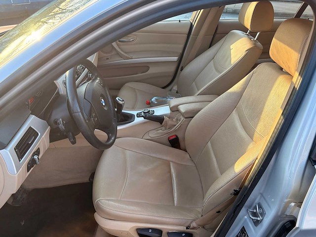 2010 bmw 318d stationwagen - afbeelding 12 van  37