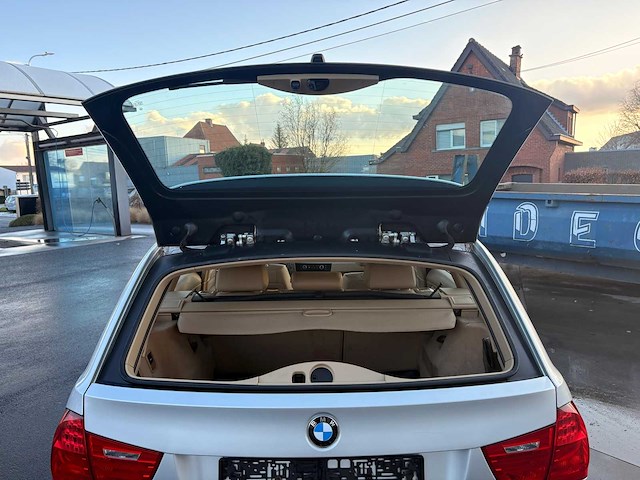 2010 bmw 318d stationwagen - afbeelding 33 van  37