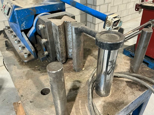 2010 buigmachine - afbeelding 4 van  13