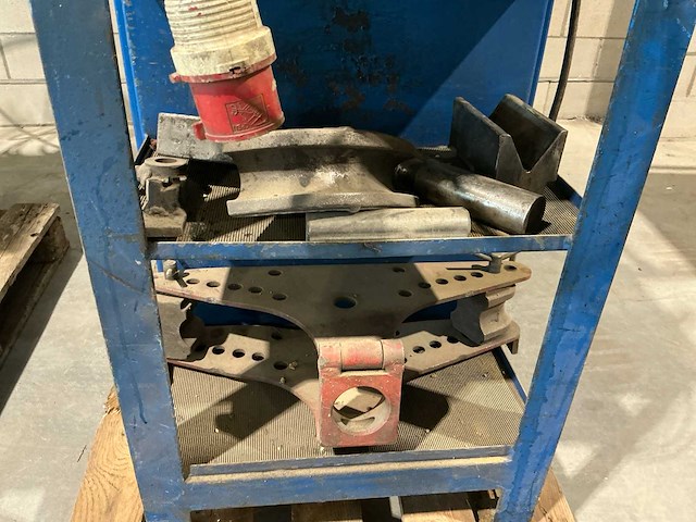 2010 buigmachine - afbeelding 5 van  13