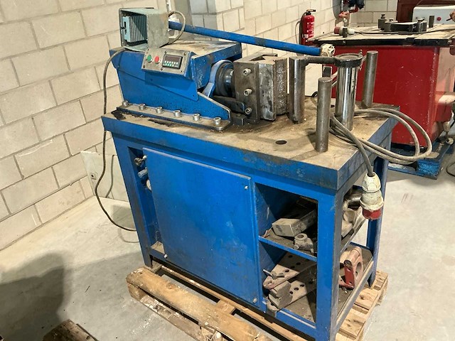 2010 buigmachine - afbeelding 8 van  13