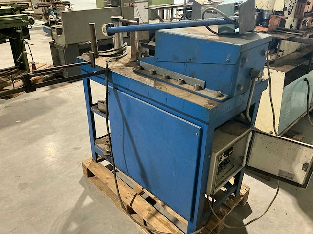 2010 buigmachine - afbeelding 10 van  13