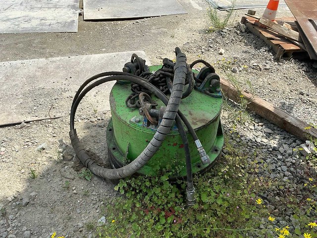 2010 dynaset hmag 700-17 hydraulische hijsmagneet - afbeelding 2 van  3