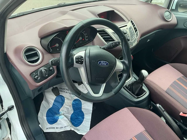 2010 ford fiesta hatchback personenauto - afbeelding 8 van  23