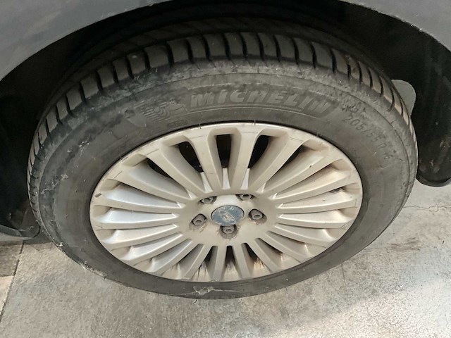 2010 ford focus personenauto - afbeelding 10 van  26