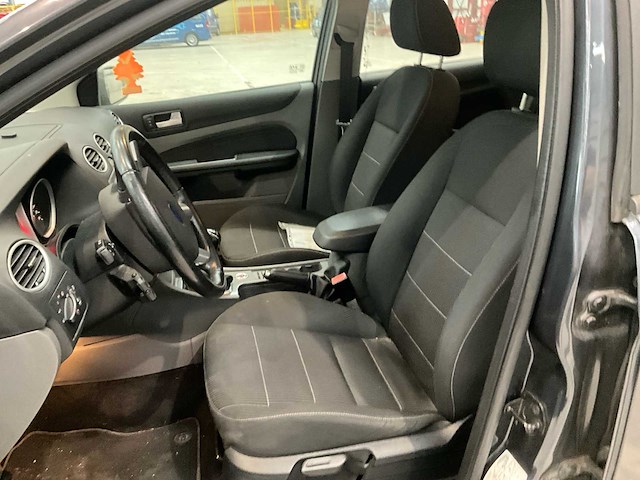 2010 ford focus personenauto - afbeelding 26 van  26