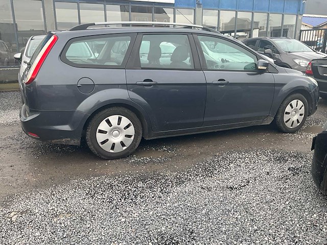 2010 ford focus - afbeelding 18 van  22