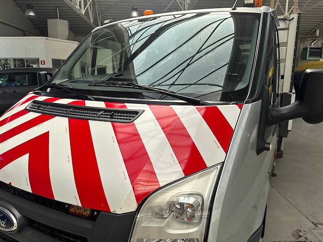 2010 ford transit benzine / cng - kraan + steunpoten - afbeelding 7 van  23