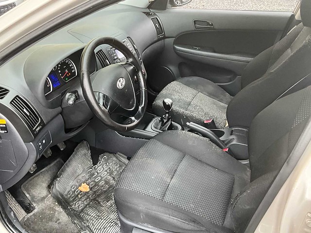 2010 hyundai i30 personenauto - afbeelding 3 van  18
