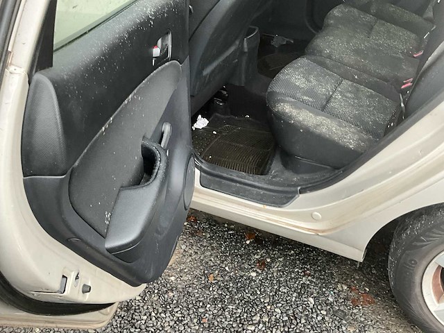 2010 hyundai i30 personenauto - afbeelding 8 van  18