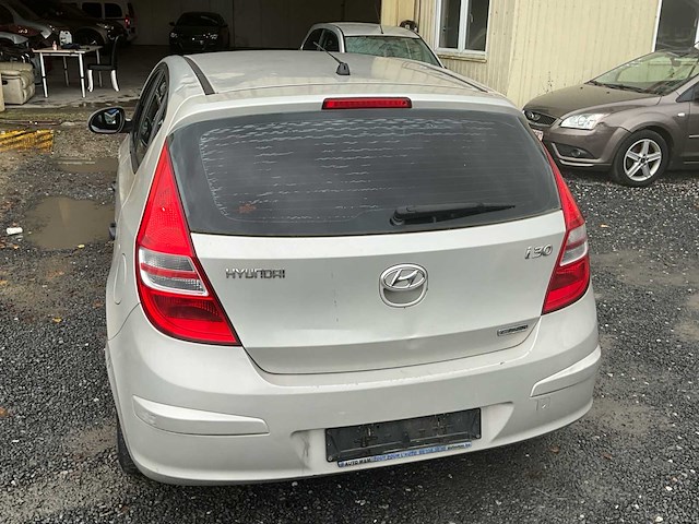 2010 hyundai i30 personenauto - afbeelding 13 van  18