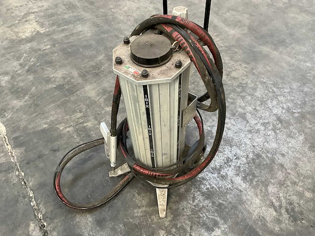 2010 ibix 9 zandstraalketel - afbeelding 1 van  7