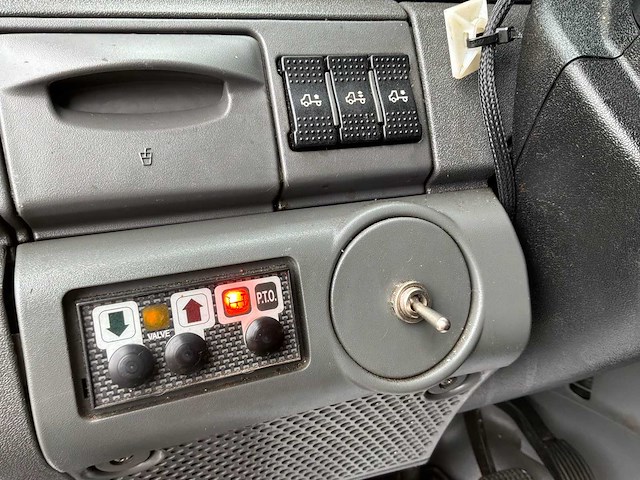 2010 iveco dagelijkse takelwagen - afbeelding 24 van  50