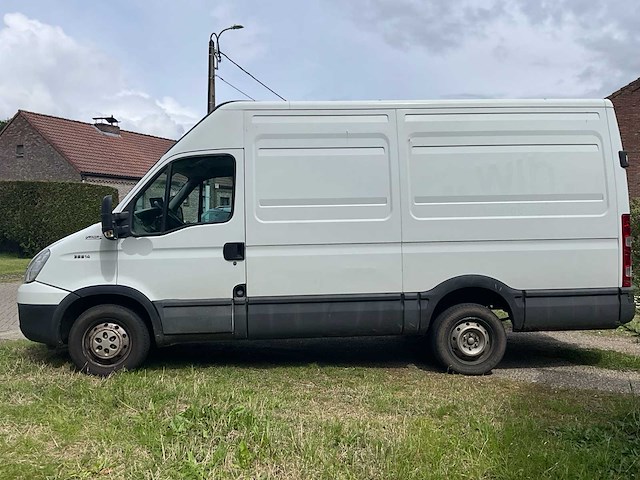 2010 iveco daily - trekhaak - afbeelding 1 van  10