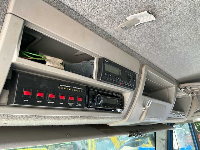 2010 iveco eurocargo vrachtwagen - afbeelding 13 van  28