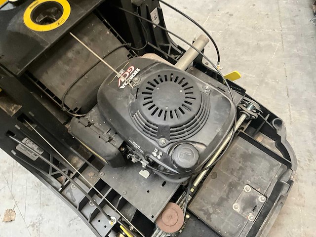 2010 kärcher km 75/40 w veegmachine - afbeelding 10 van  10