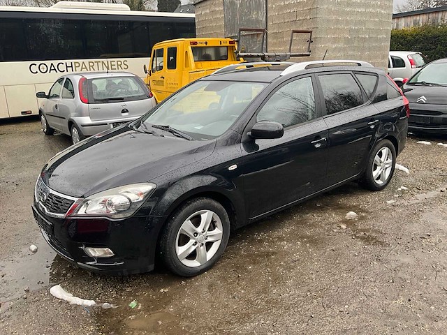 2010 kia ceed personenauto - afbeelding 1 van  18