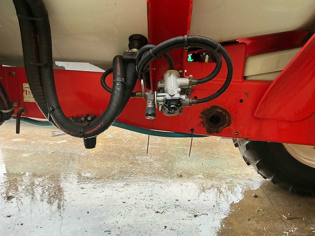 2010 kuhn oceanis 7700 veldspuit - afbeelding 9 van  91