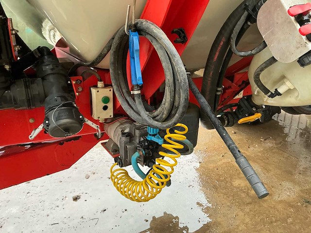 2010 kuhn oceanis 7700 veldspuit - afbeelding 14 van  91