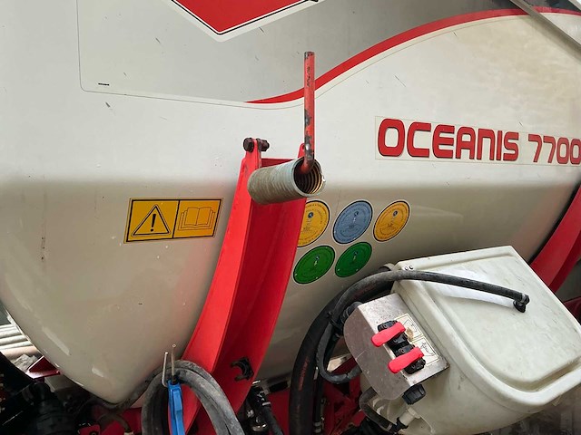 2010 kuhn oceanis 7700 veldspuit - afbeelding 15 van  91