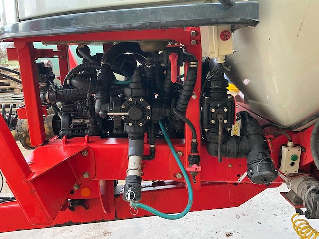 2010 kuhn oceanis 7700 veldspuit - afbeelding 16 van  91