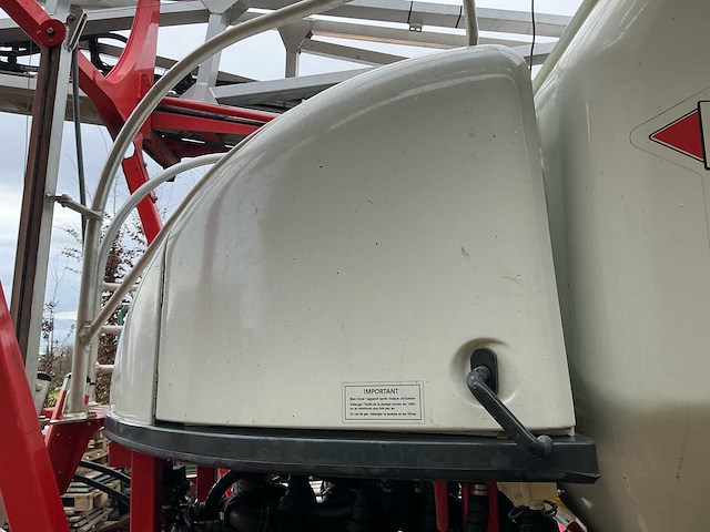 2010 kuhn oceanis 7700 veldspuit - afbeelding 17 van  91