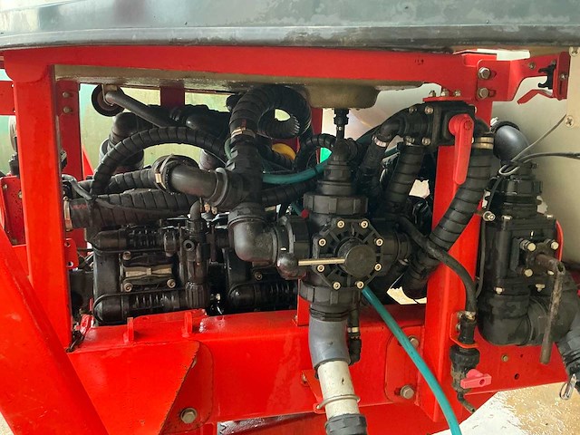 2010 kuhn oceanis 7700 veldspuit - afbeelding 18 van  91