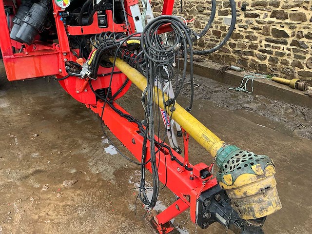 2010 kuhn oceanis 7700 veldspuit - afbeelding 21 van  91