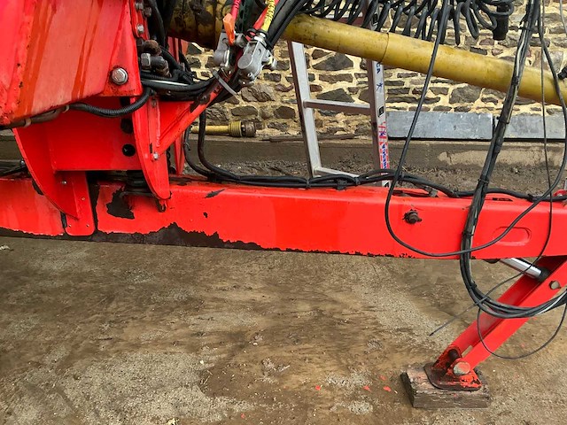 2010 kuhn oceanis 7700 veldspuit - afbeelding 29 van  91