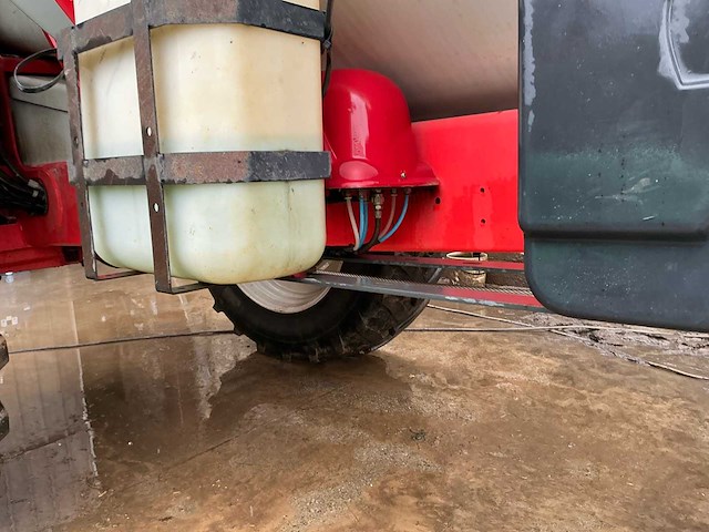 2010 kuhn oceanis 7700 veldspuit - afbeelding 32 van  91