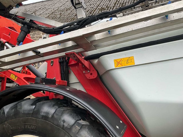 2010 kuhn oceanis 7700 veldspuit - afbeelding 33 van  91