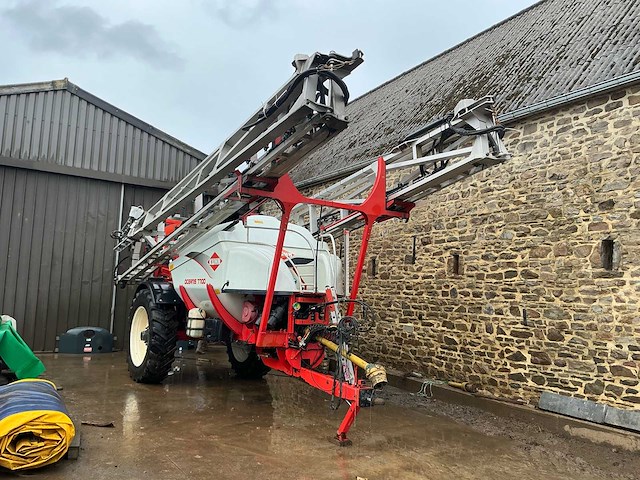 2010 kuhn oceanis 7700 veldspuit - afbeelding 23 van  91