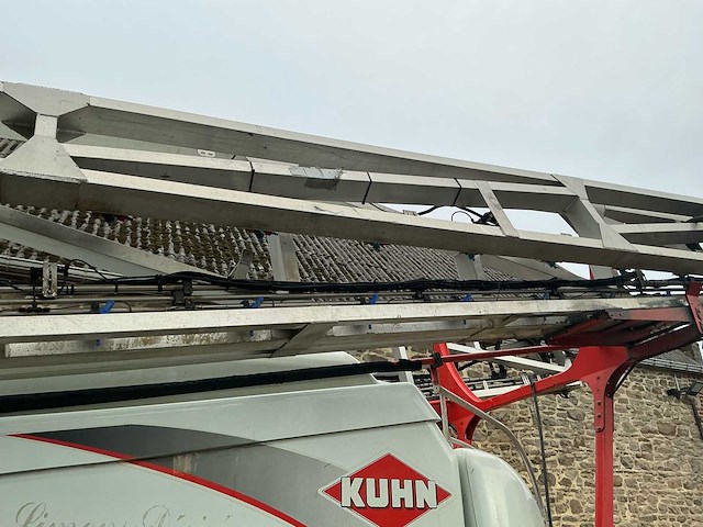 2010 kuhn oceanis 7700 veldspuit - afbeelding 36 van  91