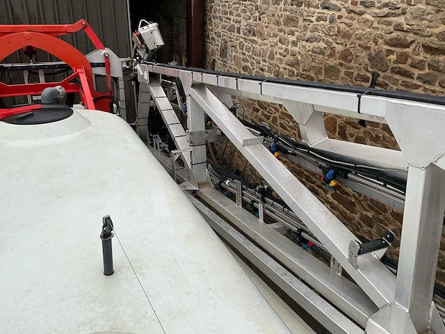 2010 kuhn oceanis 7700 veldspuit - afbeelding 48 van  91