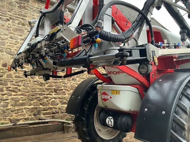 2010 kuhn oceanis 7700 veldspuit - afbeelding 55 van  91