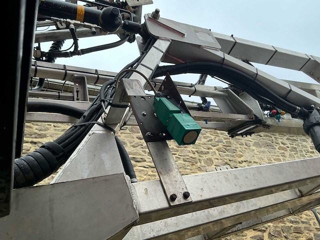 2010 kuhn oceanis 7700 veldspuit - afbeelding 74 van  91