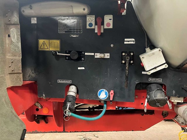 2010 kuhn oceanis 7700 veldspuit - afbeelding 82 van  91