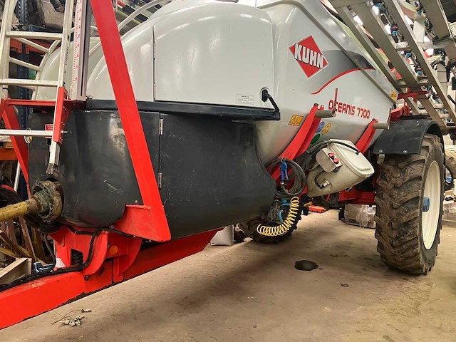 2010 kuhn oceanis 7700 veldspuit - afbeelding 86 van  91