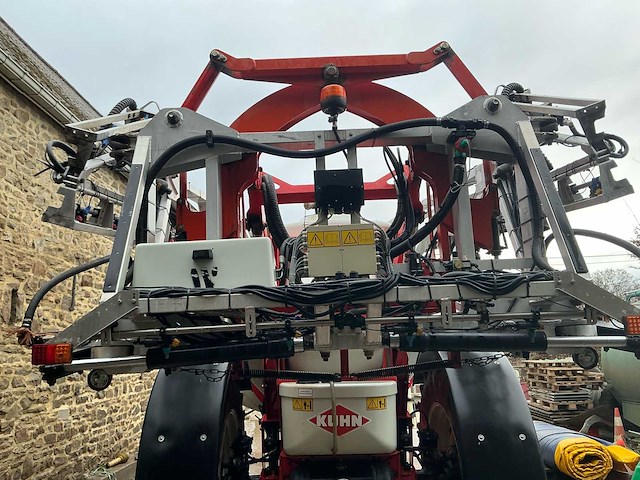 2010 kuhn oceanis 7700 veldspuit - afbeelding 78 van  91