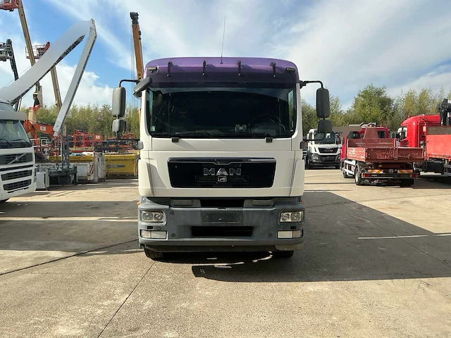 2010 man tgm 18.290 4x2 vrachtwagen met open laadbak en hydraulische oprijplanken - afbeelding 40 van  42