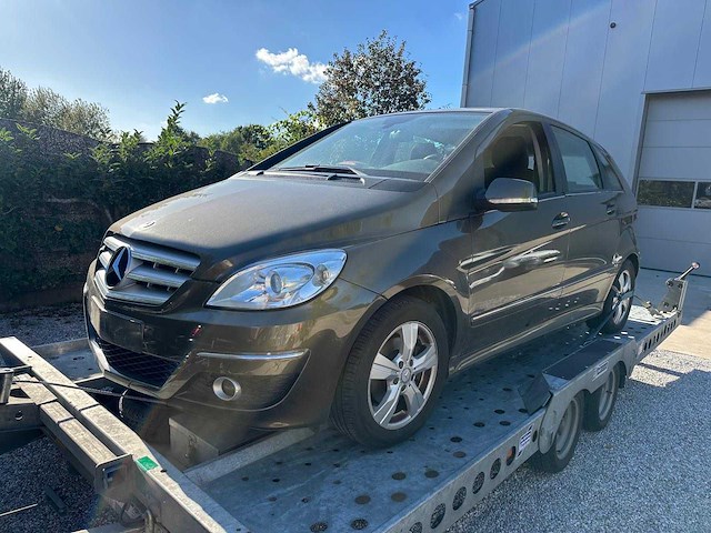 2010 mercedes-benz b180cdi personenauto - afbeelding 1 van  16