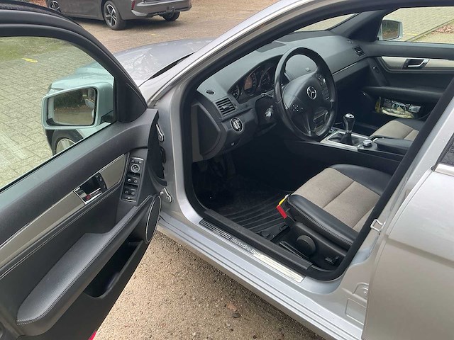 2010 mercedes-benz c200 stationwagen personenauto - afbeelding 13 van  27