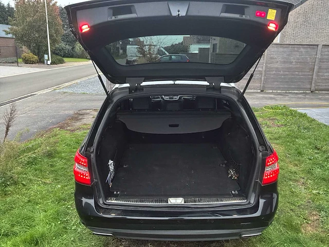 2010 mercedes-benz e 550 personenauto - afbeelding 22 van  35